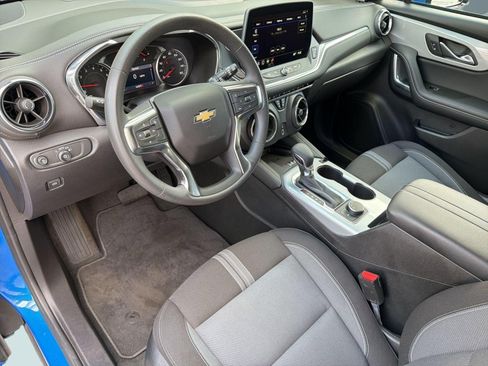 Used 2024 Chevrolet Blazer LT w/ Convenience Package FWD image 4