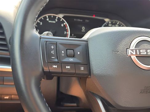 Used 2025 Nissan Rogue SV AWD/4WD image 29