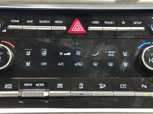 Used 2024 Hyundai Santa Fe Calligraphy AWD/4WD image 18