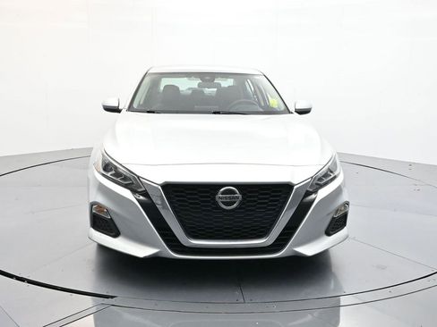 Used 2022 Nissan Altima 2.5 SV image 2