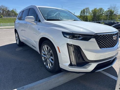 Used 2022 Cadillac XT6 Premium Luxury image 6