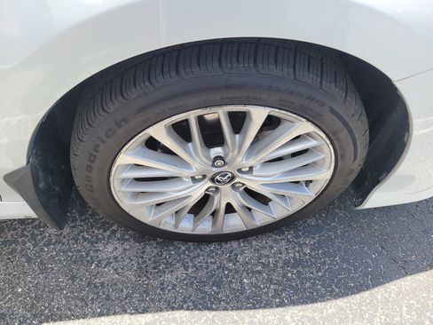 Used 2020 Toyota Camry XLE FWD image 9