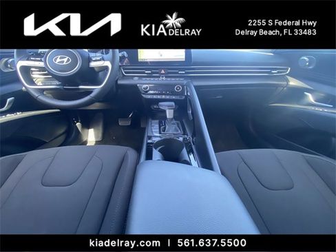 Used 2025 Hyundai Elantra SEL image 10