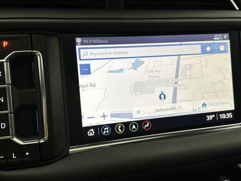 Used 2021 GMC Yukon Denali w/ Denali Premium Package image 4