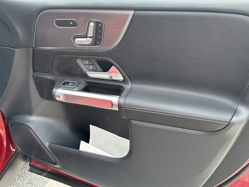 Certified 2022 Mercedes-Benz GLB 250 4MATIC image 16