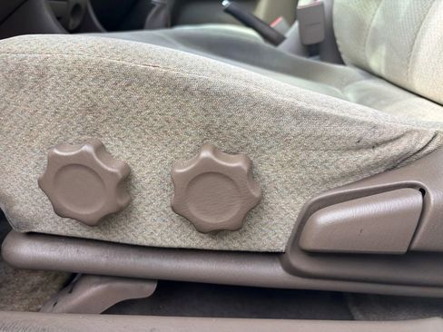 Used 2000 MAZDA Protege DX image 28