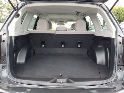 Used 2018 Subaru Forester 2.5i Premium AWD/4WD image 19