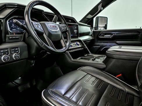 Used 2024 GMC Sierra 2500 AT4X w/ AT4X AEV Edition image 11