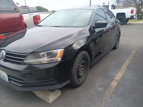 Used 2015 Volkswagen Jetta S FWD image 2