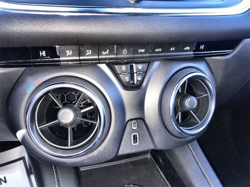 Used 2023 Chevrolet Blazer LT image 18