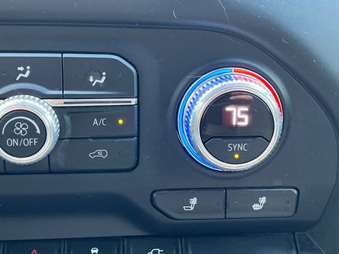 Used 2020 GMC Sierra 1500 SLE w/ SLE Value Package image 27