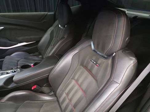 Used 2019 Chevrolet Camaro ZL1 RWD image 19