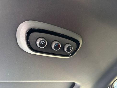 Used 2025 Dodge Durango R/T image 37