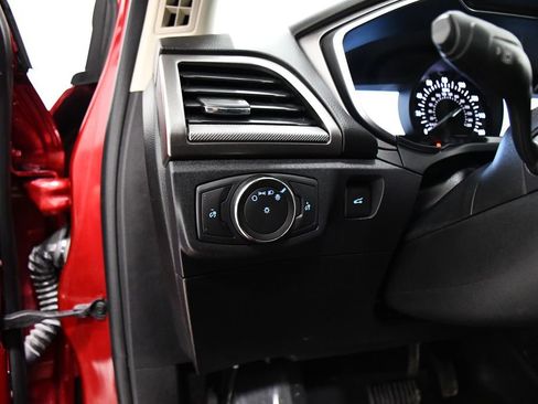 Used 2020 Ford Fusion SE image 11