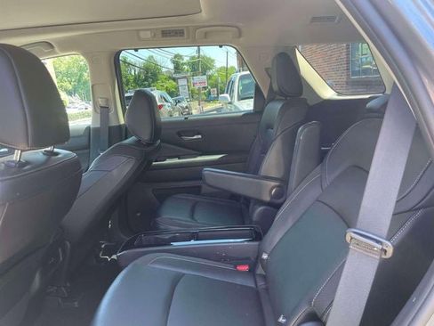 Used 2023 Nissan Pathfinder SL w/ SL Premium Package AWD/4WD image 12