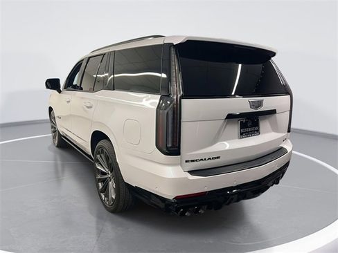 Used 2025 Cadillac Escalade V image 6