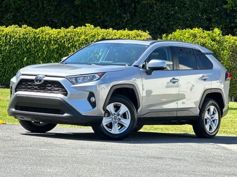 Used 2020 Toyota RAV4 XLE w/ Convenience Package AWD/4WD image 1