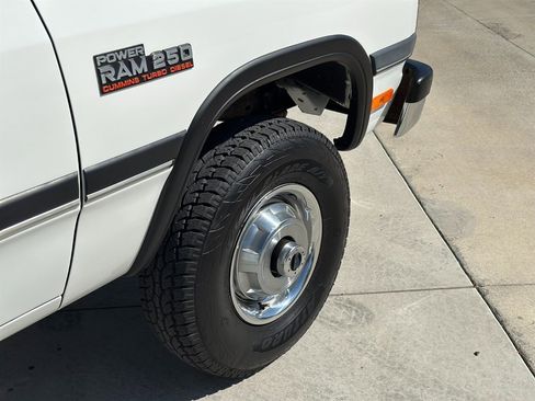 Used 1991 Dodge D/W Truck 250 image 29