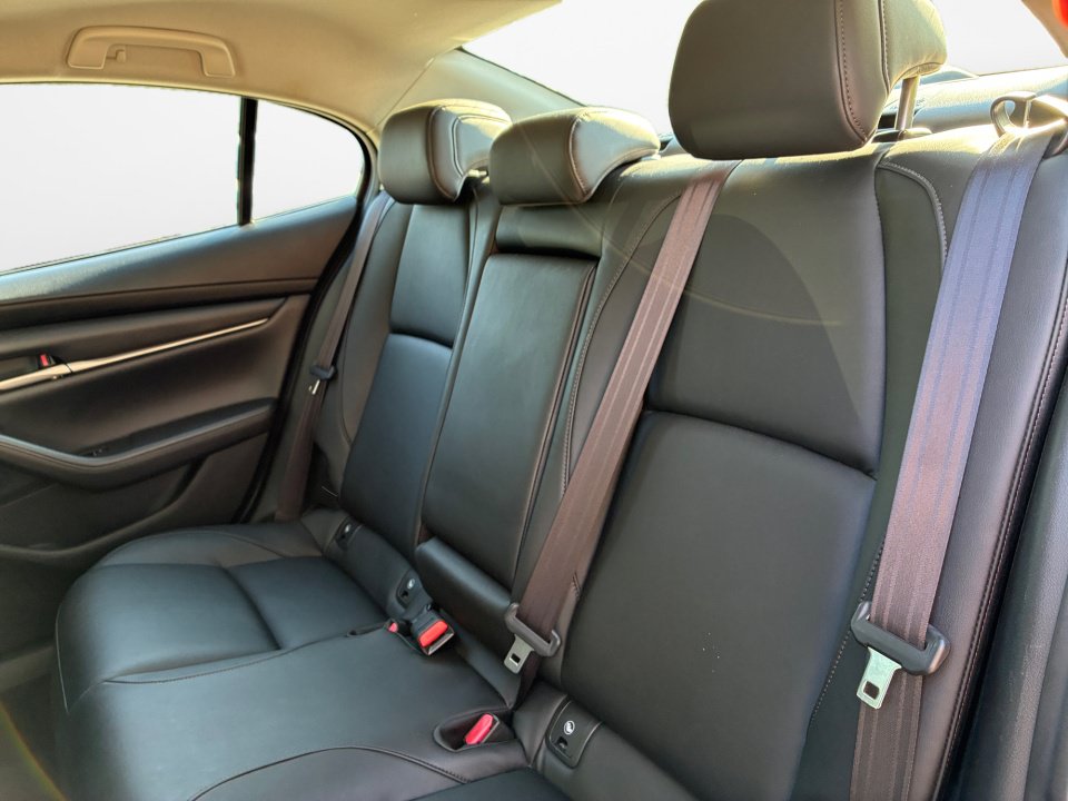 Used 2022 MAZDA MAZDA3 s FWD image 12