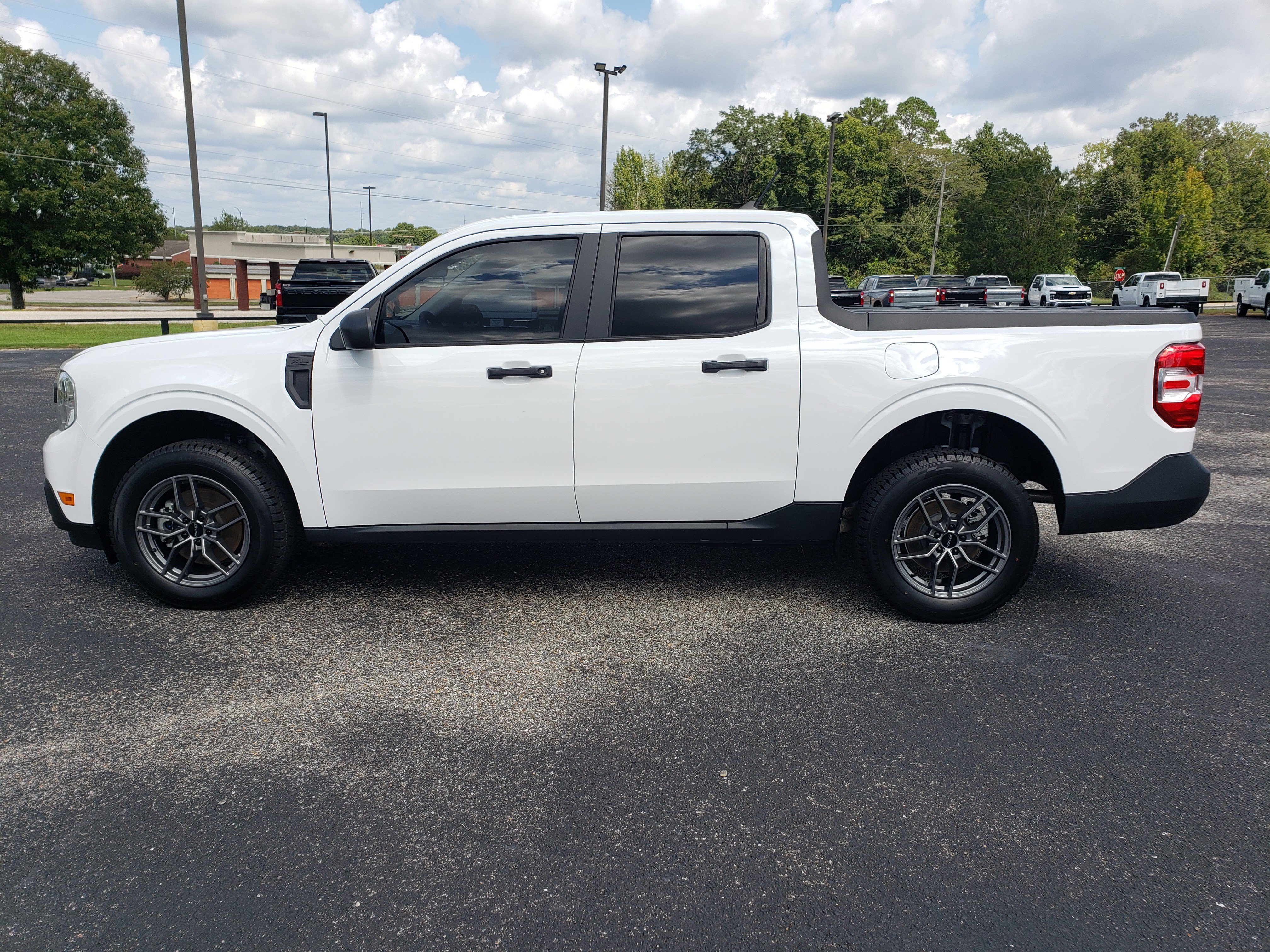 Used 2024 Ford Maverick XL FWD image 6