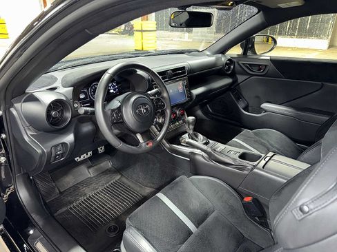 Used 2023 Toyota GR86 Premium w/ ALL Weather Mat Package (TMS) RWD image 24