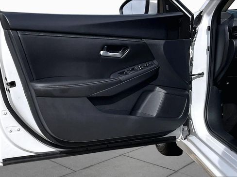 Used 2025 Nissan Sentra SV FWD image 22