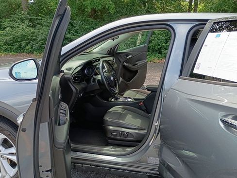 Used 2021 Buick Encore GX Preferred w/ Cold Weather Comfort Package AWD/4WD image 11