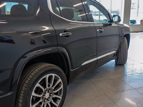 Used 2020 GMC Acadia Denali image 3