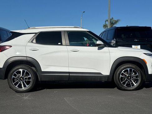 Used 2025 Chevrolet TrailBlazer LT image 4
