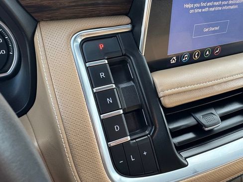 Used 2021 Chevrolet Tahoe Premier w/ Premium Package AWD/4WD image 35
