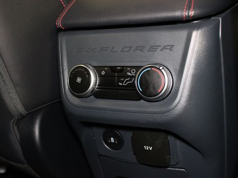 Used 2025 Ford Explorer ST-Line AWD/4WD image 19