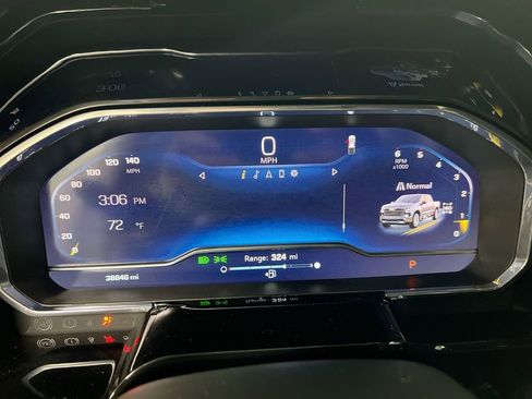 Used 2023 Chevrolet Silverado 1500 High Country w/ Technology Package image 12