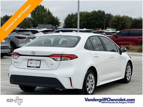 Used 2025 Toyota Corolla LE FWD image 4