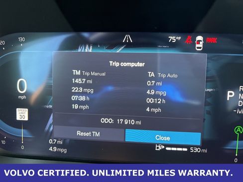 Certified 2025 Volvo XC60 B5 Core image 24