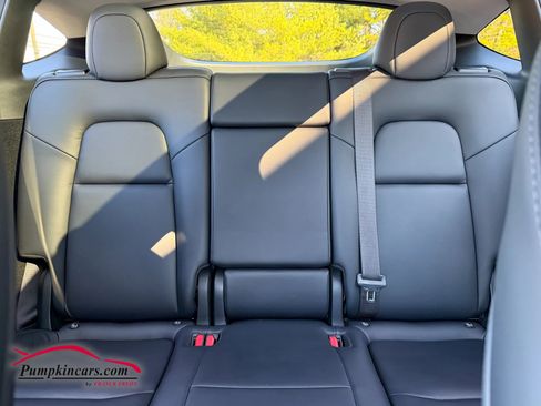 Used 2023 Tesla Model Y Performance image 28