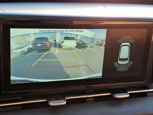 Used 2022 Kia Carnival EX FWD image 4
