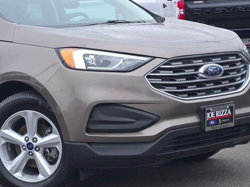 Used 2019 Ford Edge SE image 2