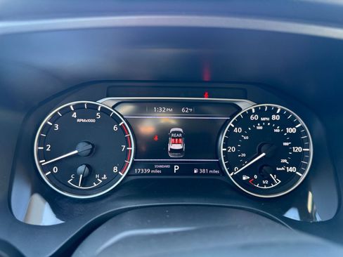 Used 2025 Nissan Rogue SV image 36