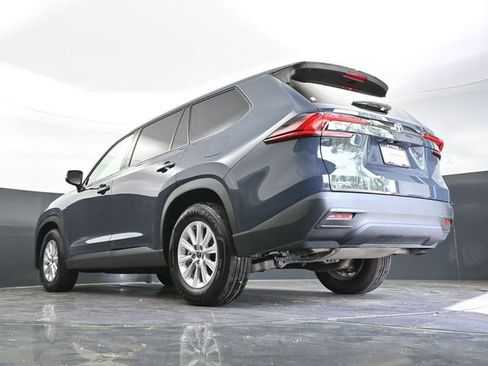 Used 2025 Toyota Grand Highlander AWD image 40