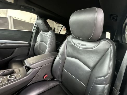Used 2020 Cadillac XT4 Premium Luxury FWD image 14