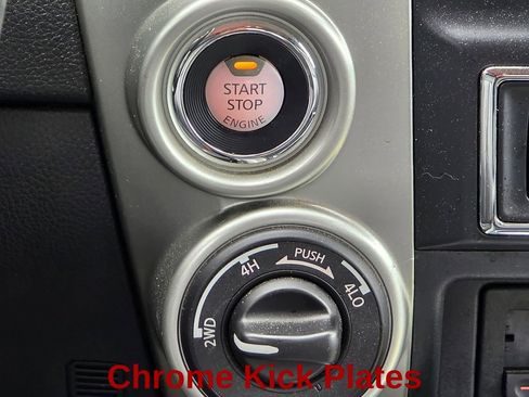 Used 2017 Nissan Titan SL w/ Chrome Package AWD/4WD image 20