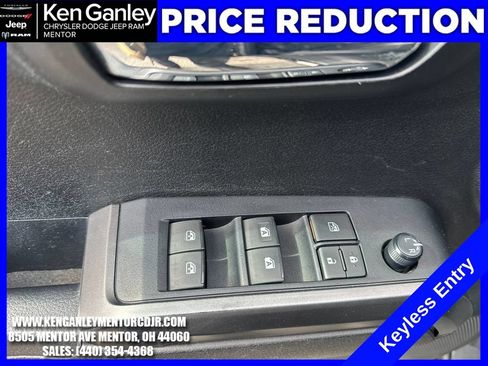 Used 2021 Toyota Tacoma TRD Off-Road w/ TRD Premium Off Road Package AWD/4WD image 12