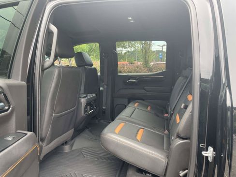 Used 2023 GMC Sierra 1500 AT4 w/ AT4 Premium Package AWD/4WD image 3