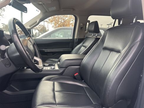 Used 2024 Ford Expedition Max XLT image 10