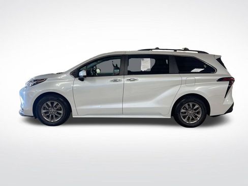 Certified 2023 Toyota Sienna XLE AWD/4WD image 2