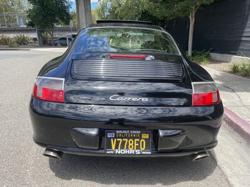 Used 2002 Porsche 911 Carrera RWD image 18