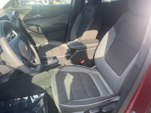 Used 2025 Chevrolet TrailBlazer LT w/ Driver Confidence Package image 32
