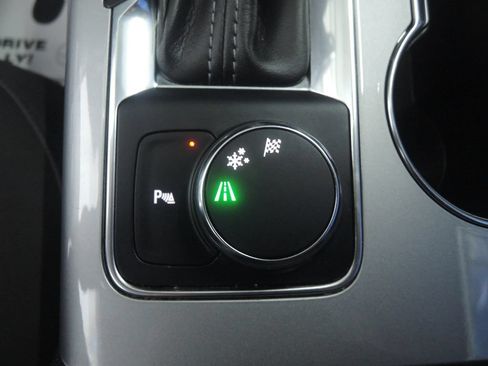 Used 2019 Chevrolet Blazer LT FWD image 22