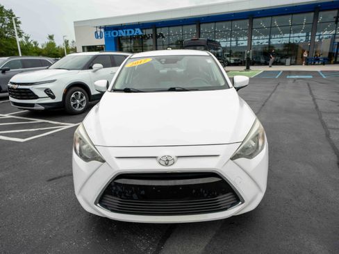 Used 2017 Toyota Yaris iA FWD image 2