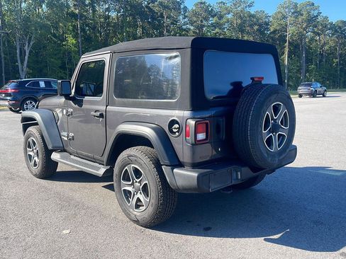 Used 2020 Jeep Wrangler Sport AWD/4WD image 5